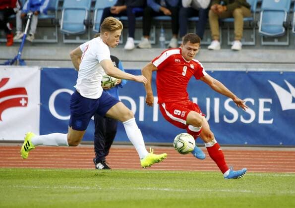 09 09 2019 Basel Football Men Season 2019 2020 International match U 20 Switzerland England Im photo 8 Jamie Shackleton GBR 9 Mersim Asllani SUI Action duel
