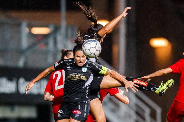 190911 Beata Kollmats and Taylor Leach of Gothenburg during the Champions League match between Kopparbergs Gothenburg and Bayern Munich on September 11, 2019 in Gothenburg Photo Michael Erichsen BILDBYRAN Cop 89 Kopparbergs Gothenburg Gothenburg Bavaria Munich Bavaria Munich bbeng champions league womens dam football football soccer,  Copyright: MICHAELxERICHSEN BB190911BB157