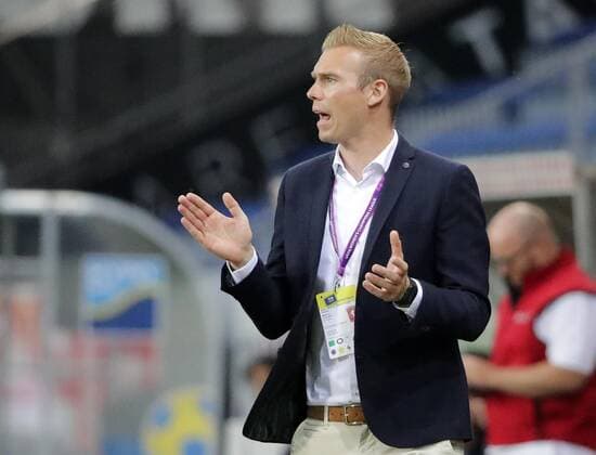 SOCCER - UEFA WCL, St.Poelten vs Twente SANKT POELTEN,AUSTRIA,11.SEP.19 - WOMEN SOCCER - UEFA Women s Champions League, round of 32, SKN Sankt Poelten vs FC Twente Enschede. Image shows head coach Tommy Stroot (Twente). GEPAxpictures xWalterxLuger