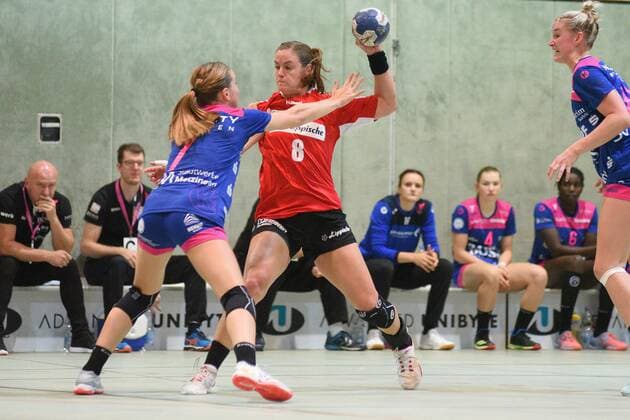 Tessa van Zijl HSG Blomberg Lippe 8 vs. Bo van Wetering TusSies Metzingen 7 TusSies Metzingen, Handball, HBF, Ligaspiel, 11 09 2019, Photo TBaur Eibner TusSies Metzingen vs. HSG Blomberg Lippe Metzingen Copyright: xEIBNER TobiasxBaurx EP_TBR