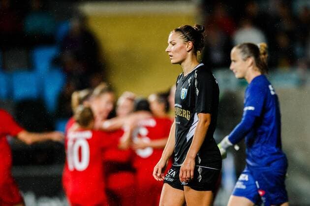 190911 Natalia Kuikka and goalkeeper Loes Geurts of Göteborg look dejected after the 0 1 goal by Mandy Islacker of Bayern Munich, not pictured, during the Champions League match between Kopparbergs Göteborg and Bayern Munich on September 11, 2019 in Gothenburg Photo Michael Erichsen BILDBYRAN Cop 89 kopparbergs göteborg göteborg bayern munich bayern münchen bbeng champions league womens dam football fotboll soccer depp,  Copyright: MICHAELxERICHSEN BB190911BB192