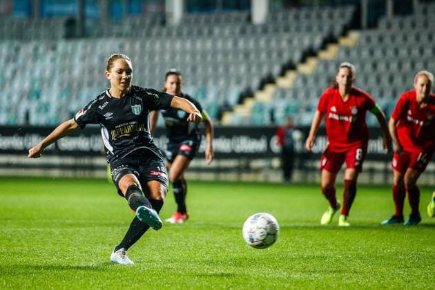 190911 Elin Rubensson of Gothenburg scores the 1 1 goal during the Champions League match between Kopparbergs Gothenburg and Bayern Munich on September 11, 2019 in Gothenburg Photo Michael Erichsen BILDByran,  Copyright: MICHAELxERICHSEN BB190911BB199