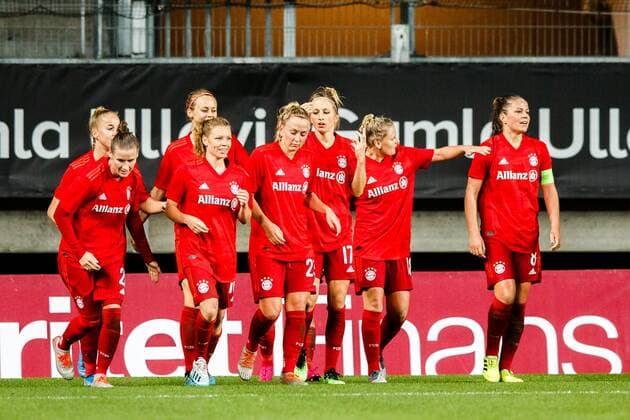 190911 Players of Bayern Munich celebrate the 1 2 goal during the Champions League match between Kopparbergs Gothenburg and Bayern Munich on September 11, 2019 in Gothenburg Photo Michael Erichsen BILDBYRAN Cop 89 Kopparbergs Gothenburg Gothenburg Bavaria Munich Bavaria Munich bbeng champions league womens dam football soccer soccer cheer,  Copyright: MICHAELxERICHSEN BB190911BB201