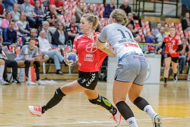 1 Women Handball Bundesliga, TSV Bayer 04 Leverkusen Neckarsulmer SU, Leverkusen, 11 9 2019 Civilian Jurgutyte TSV Bayer 04 Leverkusen Birna Berg Haraldsdottir Neckarsulmer SU , TSV Bayer 04 Leverkusen Neckarsulmer SU on 11 9 2019 in the Ostermann Arena, Leverkusen Copyright: xBEAUTIFULxSPORTS MarcxJungex