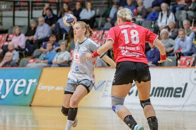 1 Women Handball Bundesliga, TSV Bayer 04 Leverkusen Neckarsulmer SU, Leverkusen, 11 9 2019 Lynn Knippenborg Neckarsulmer SU Hildigunnur Einarsdottir TSV Bayer 04 Leverkusen , TSV Bayer 04 Leverkusen Neckarsulmer SU on 11 9 2019 in the Ostermann Arena, Leverkusen Copyright: xBEAUTIFULxSPORTS MarcxJungex