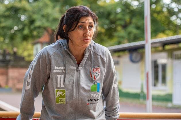 Tanja Logvin Head Coach, SV Union Halle Season opening with the fanclub Saalemiezen at the Parkeisenbahn Peißnitzexpress SV Union Halle Neustadt Wildcats Handball 2 Bundesliga Saison 2019 2020 Copyright xVIADATAx xHolgerxJohnx Halle Saale Sachsen Anhalt Germany