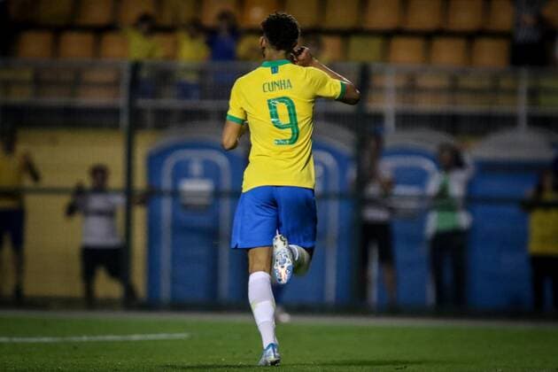 Brazil vs Chile friendly match Matheus Cunha during the friendly match between Brazil and Chile (Olympic teams) at Pacaembu stadium in Sao Paulo. Thiago Bernardes Pacific Press Sao Paulo SP Brazil  ThiagoxBernardesx xPacificxPress