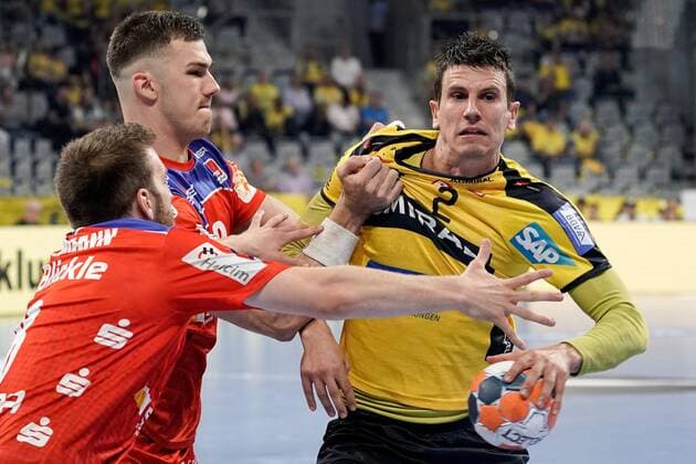 v li Gregor Thomann HBW, 8 , Rene Zobel HBW, 2 , Andre Schmid Andy Schmid, RNL, 2 , Duel, duel, tackle, tackling, dynamics, action, action, 12 09 2019, Mannheim, Handball, Bundesliga, Rhein Neckar Löwen HBW Balingen Weilstetten xozx