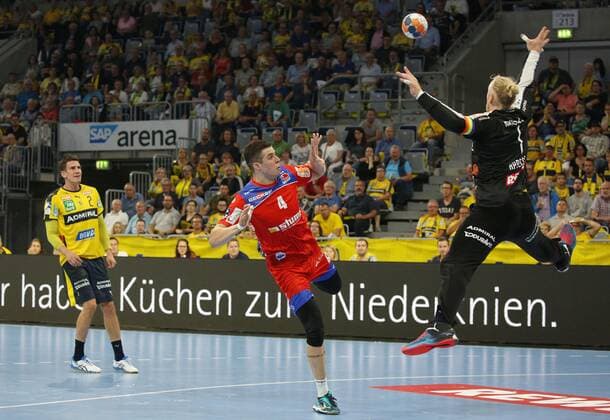 Handball, 1 Bundesliga Rhein Neckar Löwen HBW Balingen Weilstetten, 5 matchday on 12 09 2019, season 2019 20, ZmdZ, Vladan Lipovina 4, Balingen Weilstetten scores 6 6 against Mikael Appelgren 1, goalkeeper, Rhein Neckar Löwen , Rhein Neckar Löwen HBW Balingen Weilstetten