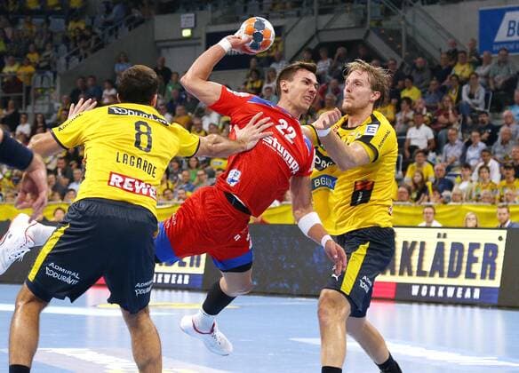Handball, 1 Bundesliga Rhein Neckar Löwen HBW Balingen Weilstetten, 5 matchday on 12 09 2019, season 2019 20, ZmdZ, Jona Schoch 22, Balingen Weilstetten , Jesper Nielsen 36, Rhein Neckar Löwen right, Rhein Neckar Löwen HBW Balingen Weilstetten