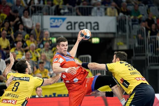 v li Romain Lagarde RNL, 8 , Vladan Lipovina HBW, 4 , Gedeon Guardiola RNL, 30 , Duel, duel, tackle, tackling, dynamics, action, action, 12 09 2019, Mannheim, Handball, Bundesliga, Rhein Neckar Löwen HBW Balingen Weilstetten xozx