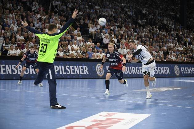 Niclas Ekberg THW Kiel per Siebenmeter against Torbjörn Bergerud SG Flensburg Handewitt , Handball Bundesliga, Liqui Moly HBL, Men, 5 Matchday, THW Kiel vs SG Flensburg Handewitt, 12 09 19 Kiel Sparkassen Arena Schleswig Holstein Germany