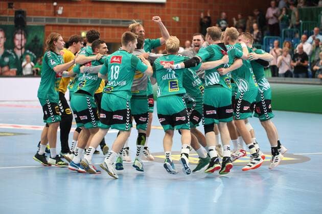 Victory cheer at TSV GWD Minden GER, Handball, 1 Bundesliga, TSV GWD Minden against Die Eulen Ludwigshafen, 12 09 2019 Minden Copyright: xEIBNER JanxStrohdiekx EP_JSK
