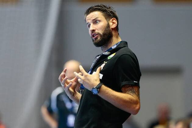 12 09 2019, xtgx, Handball Luqui Moly HBL, MT Melsungen SC Magdeburg emspor, v l Bennet Wiegert Magdeburg, trainer gives instructions, gesticulated with arms, gesticulate, gives instructions Kassel