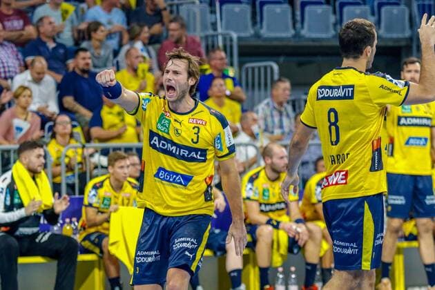 Rhein Neckar Loewen HBW Balingen Weilstetten Cheering goal from Rhein Neckar Loewe Uwe Gensheimer No 3 at the Bundesliga game of Rhein Neckar Löwen against HBW Balingen Weilstetten on 12 09 2019 09 2019 Mannheim 12 09 19 Handball 9 Matchday , Mannheim Baden Wuerttemberg Germany SAP Arena