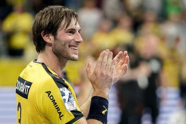 Uwe Gensheimer RNL, 3 , cheers after the final whistle, victory, winner, winner, cheers, cheers, joy, optimistic, highlight, action, action, single picture, 12 09 2019, Mannheim Germany , handball, Bundesliga, Rhein Neckar Löwen HBW Balingen Weilstetten xozx