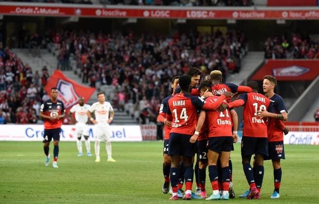 Fußball, OSC Lille - SCO Angers But de Victor Osimhen ( LOSC ) - Joie des joueurs de l equipe LOSC FOOTBALL : Lille OSC vs Angers SCO - Ligue 1 - Lille - 13 09 2019 FedericoPestellini Panoramic 