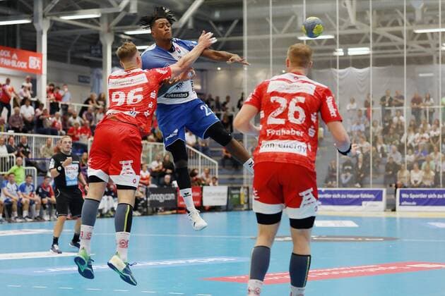 Dieudonne Mubenzemm 22 Huettenberg ,Jucas Firnhaber 26,Tim Zechel 96 GER,Handball,2 Bundesliga, Tusem Essen TV Huetenberg ,Essen, Stadium Am Hallo Essen Copyright: xEIBNER RonaldxBrendelx EP_RBL