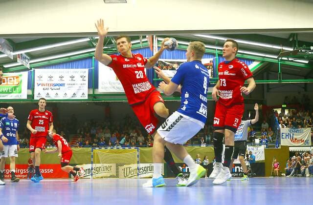 Scored by Tim Dahlhaus Bietigheim , right Sebastian Naumann Aue and Martin Marcec Bietigheim Handball 2 League 2019 20 EHV Aue SG BBM Bietigheim 26 31 at 13 9 2019 EHV Aue BBM Bietigheim