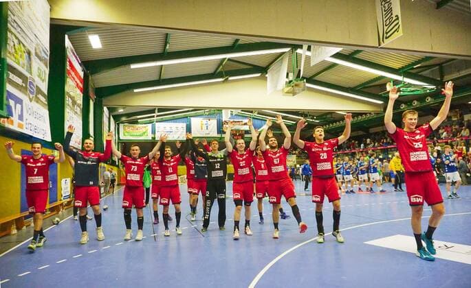 After the end of the match Jubilee of the Bietigheim team Handball 2 League 2019 20 EHV Aue SG BBM Bietigheim 26 31 at 13 9 2019 EHV Aue BBM Bietigheim