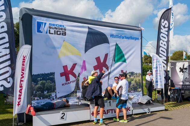 In der Kieler Innenförde finden vom 13. bis 15. September Segelregatten der Segelbundesliga statt. Die Wettbewerbe sind von der Kiellinie gut zu beobachten. Kiel Düsternbrook Schleswig-Holstein Deutschland *** From 13 to 15 September sailing regattas of the German Sailing League take place in the Kiel Inner Fjord The competitions can be observed from the keel line Kiel Düsternbrook Schleswig Holstein Germany