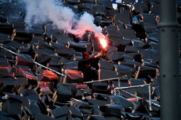 Bilder des Jahres 2019, Sport 09 September Sport Themen der Woche KW37 Sport Bilder des Tages Fans TSV 1860 mit einem Pyro Auftritt, TSV 1860 Muenchen vs. FC Carl Zeiss Jena, Fussball, 3.Liga 8.Spieltag 14.09.2019 DFL REGULATIONS PROHIBIT ANY USE OF PHOTOGRAPHS AS IMAGE SEQUENCES AND OR QUASI VIDEO. (kolbert-press) Muenchen Bayern Germany *** Fans TSV 1860 with a pyro performance, TSV 1860 Munich vs. FC Carl Zeiss Jena, soccer, 3 league 8 matchday 14 09 2019 DFL REGULATIONS PROHIBIT ANY USE OF PHOTOGRAPHS AS IMAGE SEQUENCES AND OR QUASI VIDEO kolbert press Munich Bayern Germany Copyright: xkolbert-press UlrichxGamelx