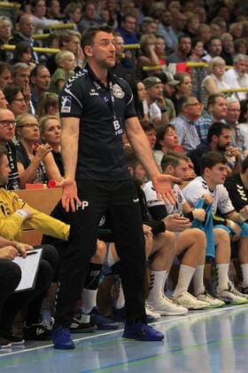 2 Bundesliga Handball VfL Luebeck Schwartau HC Elbflorenz 2006 14 09 2019, Hansehalle Luebeck, GER, VfL Luebeck Schwartau HC Elbflorenz 2006 picture shows coach Piotr Przybecki VfL Luebeck Schwartau is stunned, amazed nordphotox xTauchnitz nph00059