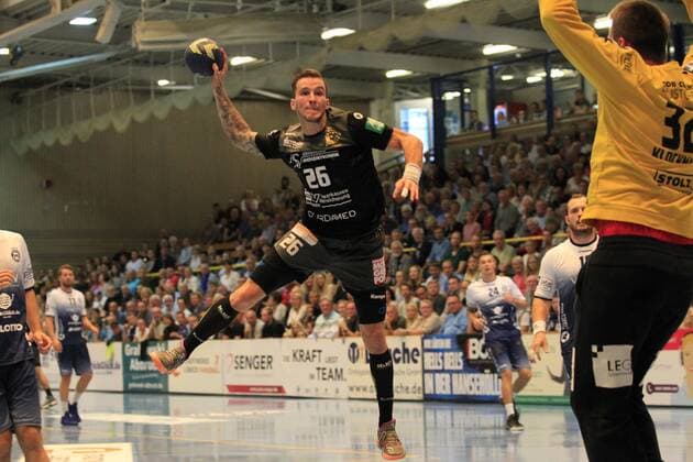 2 Bundesliga Handball VfL Luebeck Schwartau HC Elbflorenz 2006 i14 09 2019, Hansehalle Luebeck, GER, VfL Luebeck Schwartau HC Elbflorenz 2006 in picture shows Marek Vanco HC Elbflorenz 2006 jumping on goal of goalkeeper Dennis Klockmann VfL Luebeck Schwartau nordphotox xTauchnitz nph00059