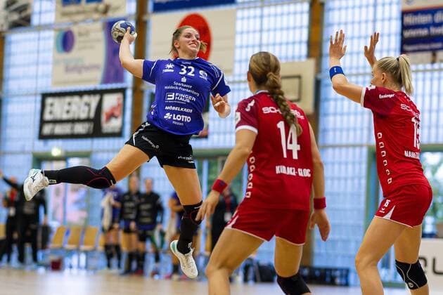 Bietigheim, Germany 14 September 2019 HBF 19 20 SG BBM Bietigheim vs HSG Bad Wildungen Vipers v left Marieke Blase Bad Wildungen , Karolina Kudlacz Gloc Bietigheim , Kim Naidzinavicius Bietigheim Bietigheim Bissingen Halle am Viadukt Baden Württemberg Germany