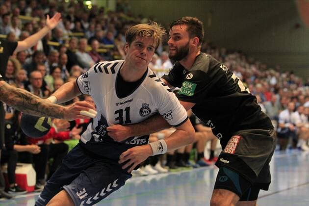2 Bundesliga Handball VfL Luebeck Schwartau HC Elbflorenz 2006 14 09 2019, Hansehalle Luebeck, GER, VfL Luebeck Schwartau HC Elbflorenz 2006 picture shows Dadi Runarsson VfL Luebeck Schwartau in the duel against Sebastian Greß Gress HC Elbflorenz 2006 nordphotox xTauchnitz nph00059
