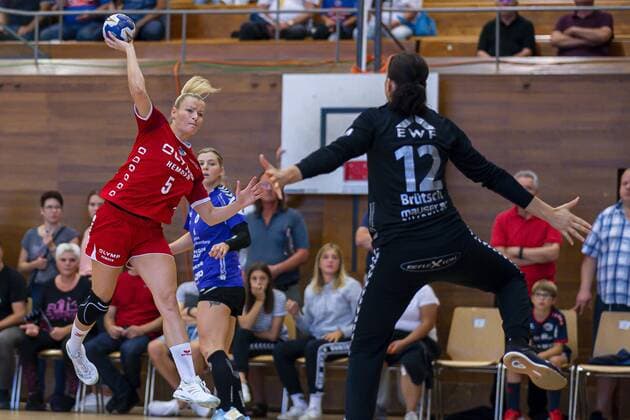 Bietigheim, Germany 14 September 2019 HBF 19 20 SG BBM Bietigheim vs HSG Bad Wildungen Vipers v li Antje Lauenroth Bietigheim , Goalkeeper Manuela Brütsch Bruetsch Bad Wildungen Bietigheim Bissingen Halle am Viadukt Baden Württemberg Germany
