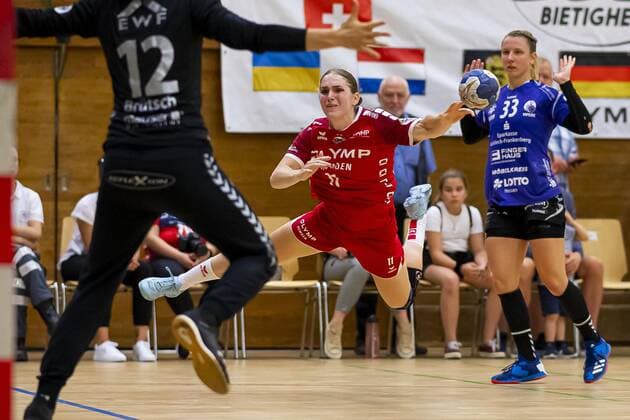 Bietigheim, Germany 14 September 2019 HBF 19 20 SG BBM Bietigheim vs HSG Bad Wildungen Vipers v li Torhueterin Manuela Brütsch Bruetsch Bad Wildungen , Laura van der Heijden Bietigheim , Anna Maria Spielvogel Bad Wildungen Bietigheim Bissingen Halle am Viadukt Baden Württemberg Germany