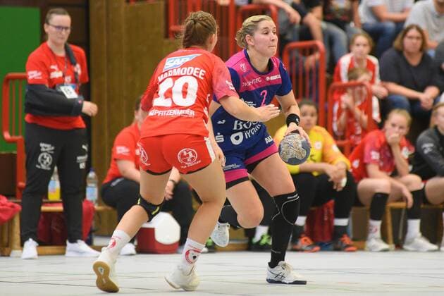 Marlene Zapf TusSies Metzingen 2 against Lea Marmodee Kurpfalz Baeren 20 TusSies Metzingen, handball, HBF, league game, 14 09 2019, photo TBaur Eibner Kurpfalz Baeren vs TusSies Metzingen Ketsch Copyright: xEIBNER TobiasxBaurx EP_TBR