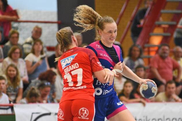 Maren Weigel TusSies Metzingen 22 against Samira Brand Kurpfalz Baeren 17 TusSies Metzingen, Handball, HBF, league game, 14 09 2019, photo TBaur Eibner Kurpfalz Baeren vs. TusSies Metzingen Ketsch Copyright: xEIBNER TobiasxBaurx EP_TBR