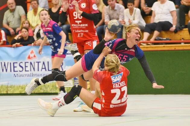 Tamara Haggerty TusSies Metzingen 55 against Saskia torch Kurpfalz Baeren 22 TusSies Metzingen, handball, HBF, league game, 14 09 2019, photo TBaur Eibner Kurpfalz Baeren vs TusSies Metzingen Ketsch Copyright: xEIBNER TobiasxBaurx EP_TBR