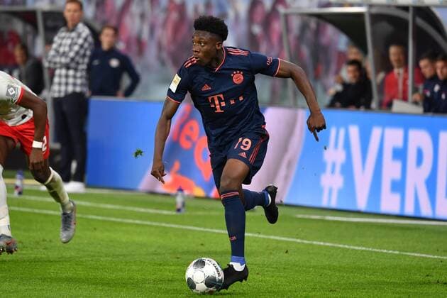 Alphonso DAVIES Bayern Muenchen , action,single action,single image, clipping,full body shot,whole figure football 1 Bundesliga, 4 matchday,Spieltag04, RB Leipzig L FC Bayern Muenchen M , on 14 09 2019 in LEIPZIG 1 1 R E D B U L L A R E N A, DFL REGULATIONS PROHIBIT ANY USE OF PHOTOGRAPHS ASAGE SEQUENCES AND OR QUASI VIDEO