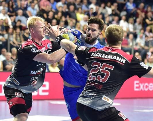 15 09 2019 Handball 1 Bundesliga DKB HBL Season 2019 2020 05 Matchday HC Erlangen Metropolregion Nürnberg HCE TBV Lemgo Lippe OGo Sebastian Firnhaber 18, HC Erlangen HCE Tim Suton 23, TBV Lemgo Jan Schäffer 25, HC Erlangen HCE
