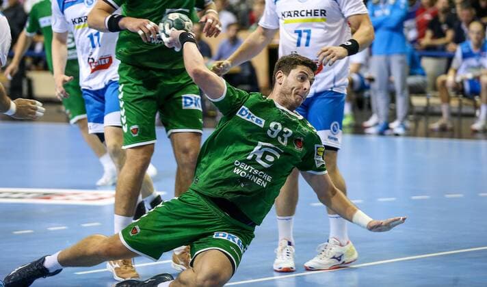 15 09 2019, Handball, 1 Bundesliga, 5 Matchday, Füchse Berlin TVB Stuttgart, Max Schmeling Halle Berlins Mijajlo Marsenic throws the ball at the goal Handball 1 Bundesliga Füchse Berlin TVB Stuttgart