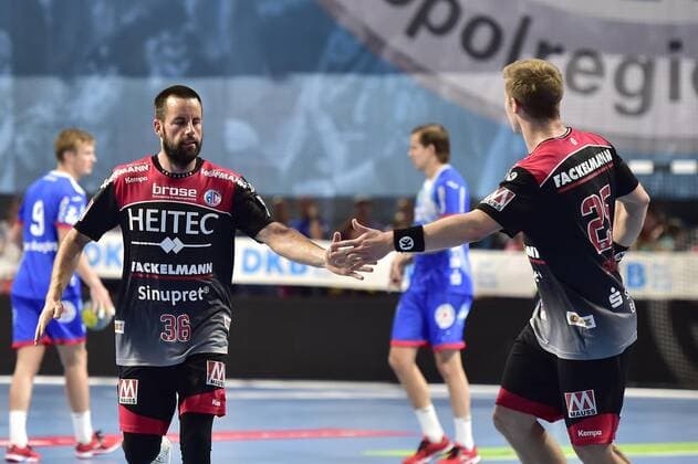 15 09 2019 Handball 1 Bundesliga DKB HBL Season 2019 2020 05 Matchday HC Erlangen Metropolregion Nürnberg HCE TBV Lemgo Lippe OGo Florian von Gruchalla 36, HC Erlangen HCE Jan Schäffer 25, HC Erlangen HCE clap off
