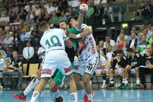 SC DHfK Leipzig vs. FA Goeppingen, Liqui Moly HBL, 15 09 19 Handball, 1 Bundesliga, Season 2019 2020, 5 Matchday SC DHfK Leipzig vs. FRISCH AUF Goeppingen on 15 09 19 in the Arena Leipzig Im Bild Bastian ROSCHECK 19, SC DHfK Leipzig vs. Sebastian HEYMANN 10, FA Goeppingen Copyright: xBEAUTIFULxSPORTS JanxKaeferx