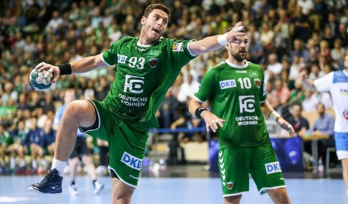15 09 2019, Handball, 1 Bundesliga, 5 Matchday, Füchse Berlin TVB Stuttgart, Max Schmeling Halle Berlins Mijajlo Marsenic throws the ball at the goal Handball 1 Bundesliga Füchse Berlin TVB Stuttgart