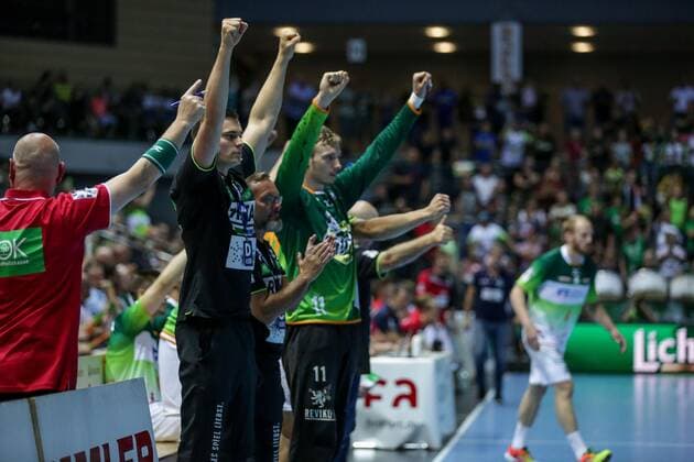 Germany,Wetzlar, Rittal Arena, 15 09 2019, Handball,1 Liqui Moly HBL Bundesliga, 5 Matchday, HSG Wetzlar HSG Nordhorn Lingen Picture Jubel der Spielererbank der HSG Wetzlar Copyright: HMBxMedia ThomasxJäger