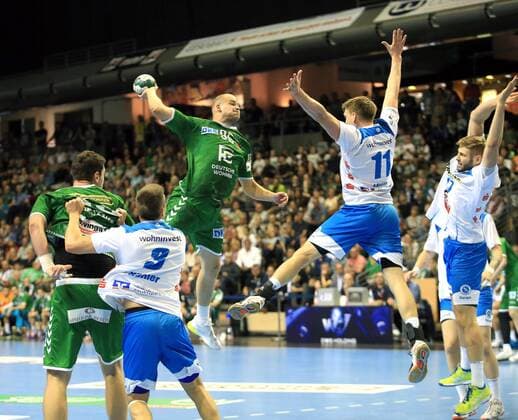 GER, DHB, 1 HBL, FUECHSE BERLIN VS TVB Stuttgart 15 09 2019, Max Schmeling Halle, Berlin, GER, DHB, 1 HBL, FUECHSE BERLIN VS TVB Stuttgart, DHB regulations prohibit any use of photographs as image sequences and or quasi video in picture Paul Drux Fuechse Berlin 95 , Adam Loenn Stuttgart 11 , Samuel Roethlisberger Stuttgart 17 nordphotox xEngler nph00076