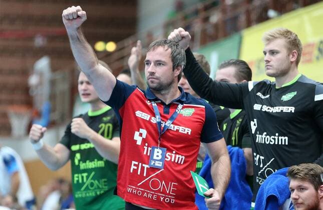 v left coach Ceven Klatt DJK Rimpar Wölfe cheers, 15 09 2019, Würzburg Germany , Liqui Moli 2 Handball Bundesliga, DJK Rimpar Wölfe TSV Bayer Dormagen xfskrx