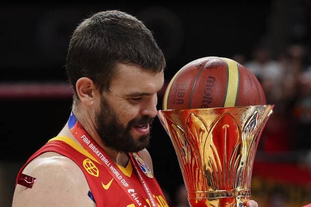 (190915) -- BEIJING, Sept. 15, 2019 -- Marc Gasol of Spain celebrates during the awarding ceremony after the final match between Spain and Argentina at the 2019 FIBA World Cup in Beijing, capital of China, Sept. 15, 2019. ) (SP)CHINA-BEIJING-BASKETBALL-FIBA WORLD CUP-ESP VS ARG (CN) MengxYongmin 
