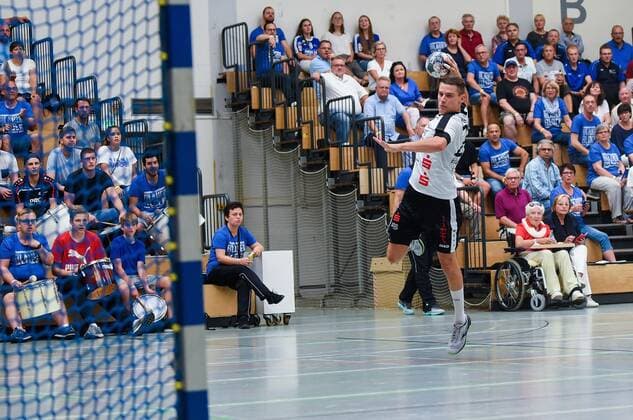 15 09 2019, xpsx, Handball 3 League, HSG Hanau SC DHfK Leipzig II v l Marius Brüggemann Hanau empty goal Hanau Hessen Germany DEU