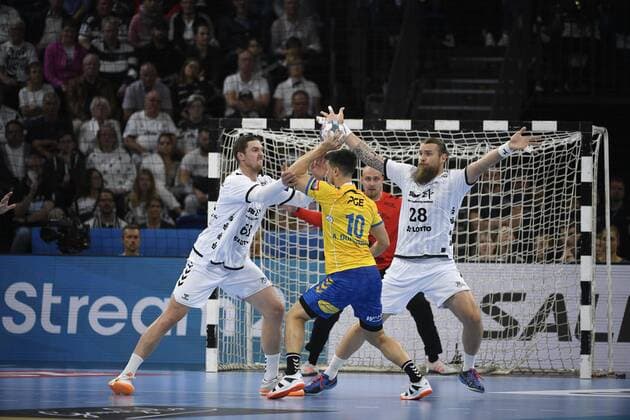 Alex Dujshebaev Kielce vs. Hendrik Pekeler left and Pavel Horak THW Kiel , Handball, Men, THW Kiel vs. PGE Vive Kielce, Champions League, 1 matchday, group stage, 15 09 19 Kiel Sparkassen Arena Schleswig Holstein Germany