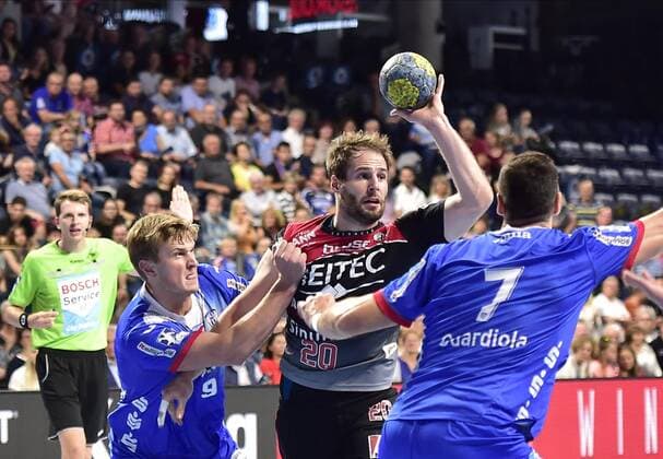 15 09 2019 Handball 1 Bundesliga DKB HBL Season 2019 2020 05 Matchday HC Erlangen Metropolitan Region Nuremberg HCE TBV Lemgo Lippe OGo Jonathan Carlsbogard 9, TBV Lemgo Nico Büdel 20, HC Erlangen Isaias Guardiola 7, TBV Lemgo