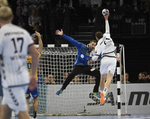 Hendrik Pekeler THW Kiel vs. Andreas Wolff Kielce , Handball, Men, THW Kiel vs. PGE Vive Kielce, Champions League, 1 Matchday, Group Phase, 15 09 19 Kiel Sparkassen Arena Schleswig Holstein Germany