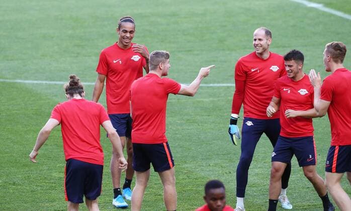 RB Leipzig Training Football Champions League Lisbon, 16 09 2019, Est‡dio da Luz, Football, UEFA Champions League, Group G, 1 Matchday , Benfica Lisbon vs RB Leipzig , Final training on the day before the match , In the picture Marcel Sabitzer 7, RB Leipzig , Yussuf Poulsen 9, RB Leipzig , Timo Werner 11, RB Leipzig , Goalkeeper Peter Gulacsi 1, RB Leipzig , Diego Demme 31, RB Leipzig and Marcel Halstenberg 23, RB Leipzig , UEFA regulations prohibit any use of photographs as image sequences and or quasi video